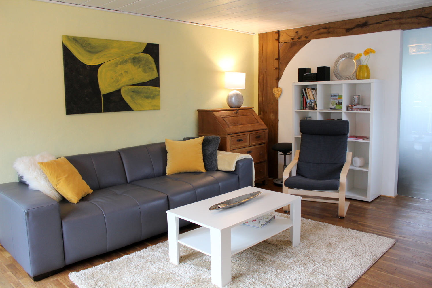 gut Foto mit Glastür.JPG