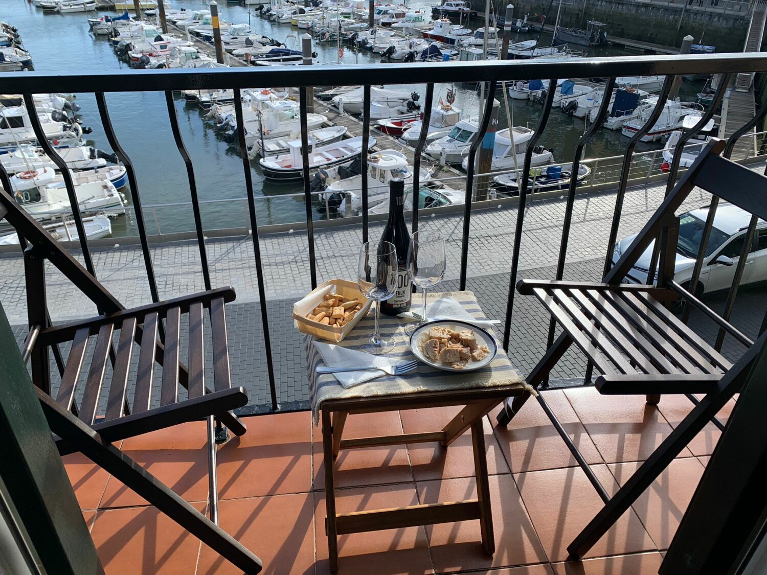 Istua mesa sillas balcón .jpg