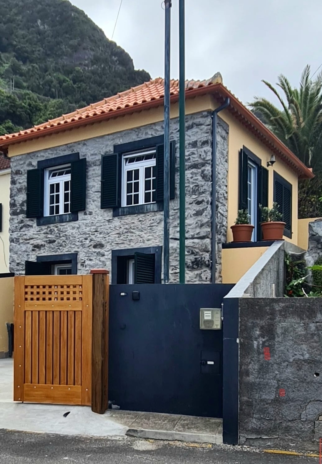 Main House photo 2.jpg