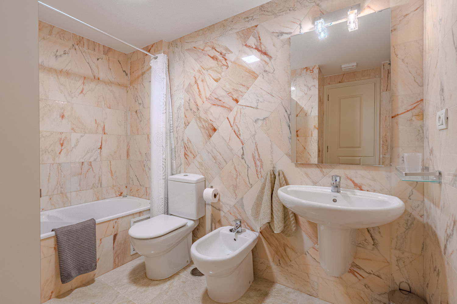 20240718 - 25 - Elfida K - Palm Mar-19.jpg