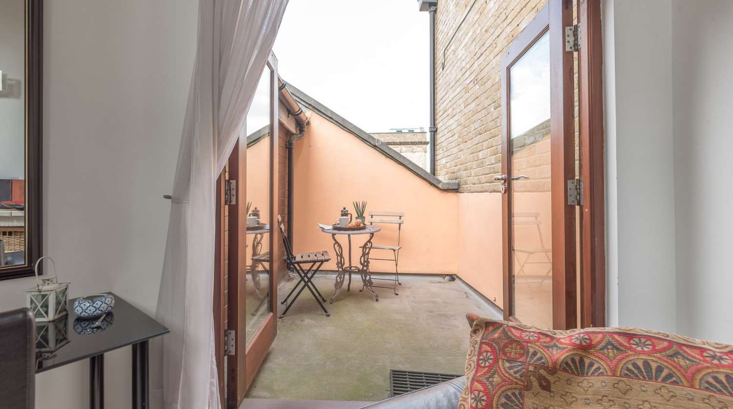 L3 penthouse room patio.jpg