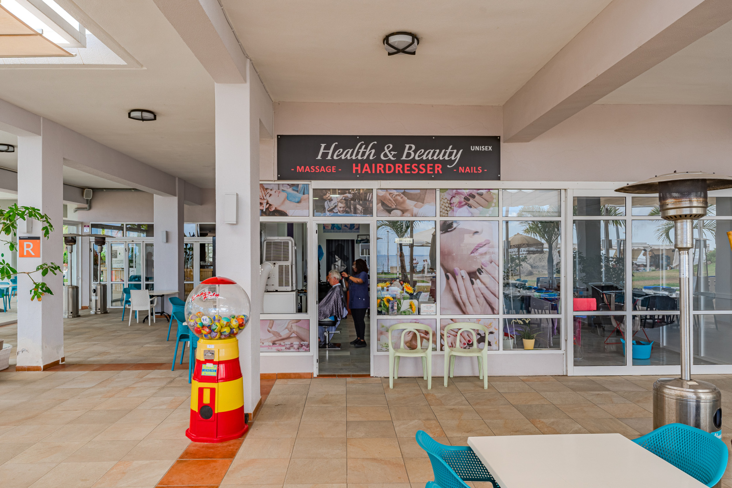 Altamira 415 Beauty salon.jpg