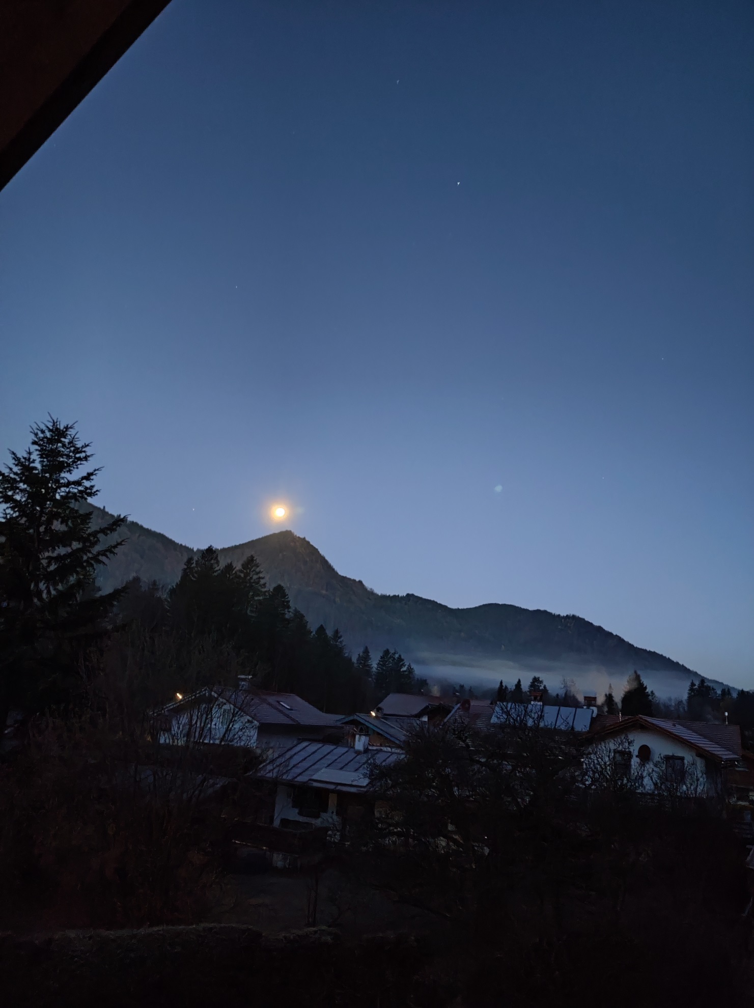 Ausblick Dämmerung weniger Pixel.jpg