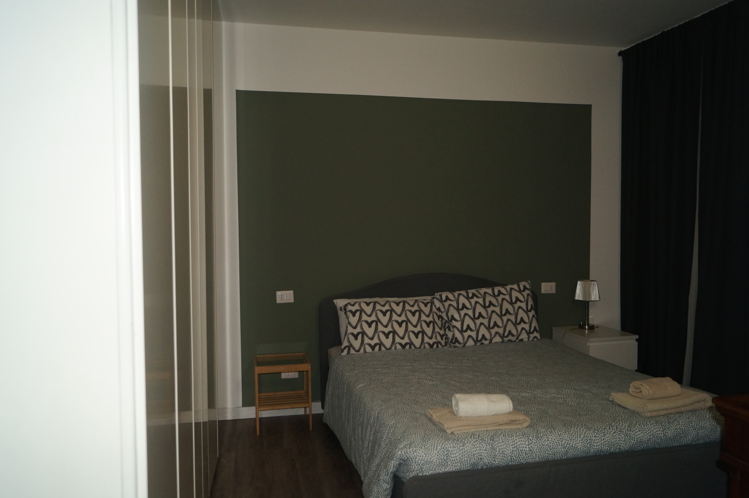 NAVIGLI DARSENA - CAMERA 2.JPG