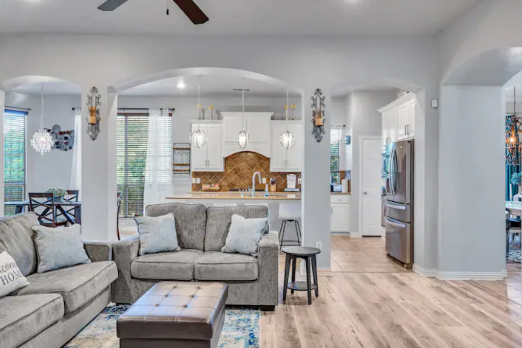 Larreta Airbnb pics  (3).png