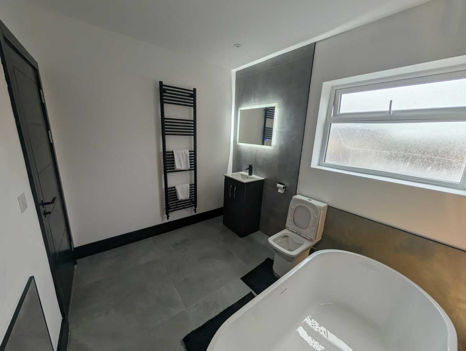 WhatsApp Image 2025-04-15 at 15.24.04_8f984e9c.jpg