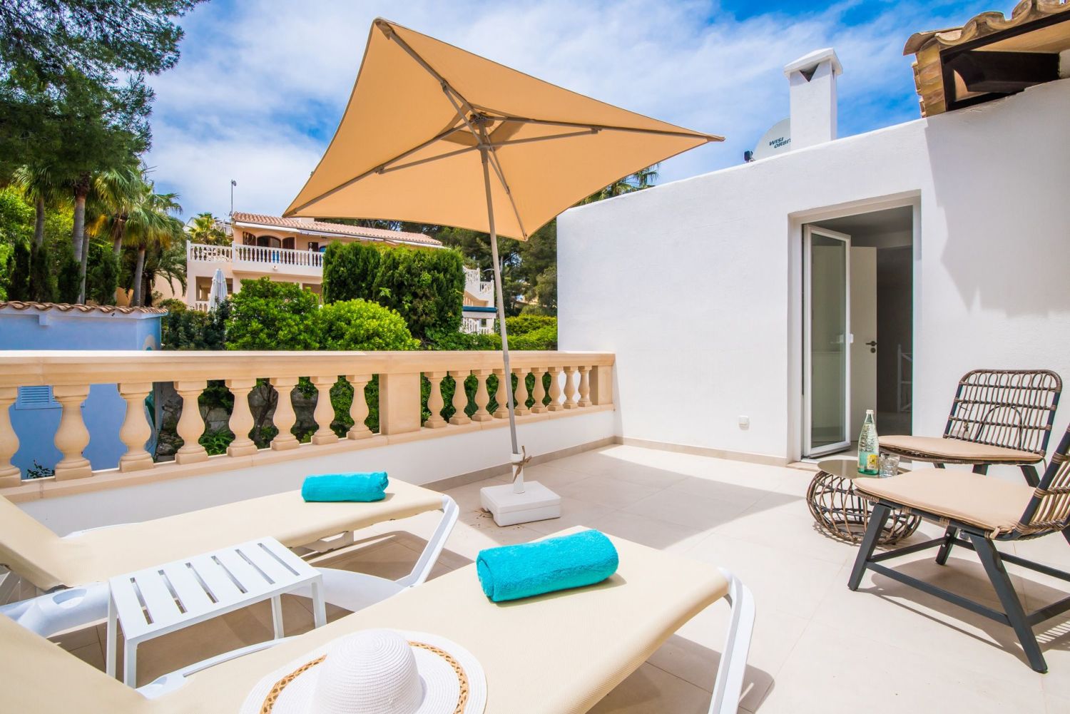 Villa_Marbella_Obergeschoss Terrasse 1.jpg