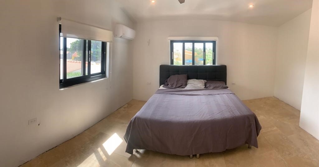 1e Grote slaapkamer.jpg