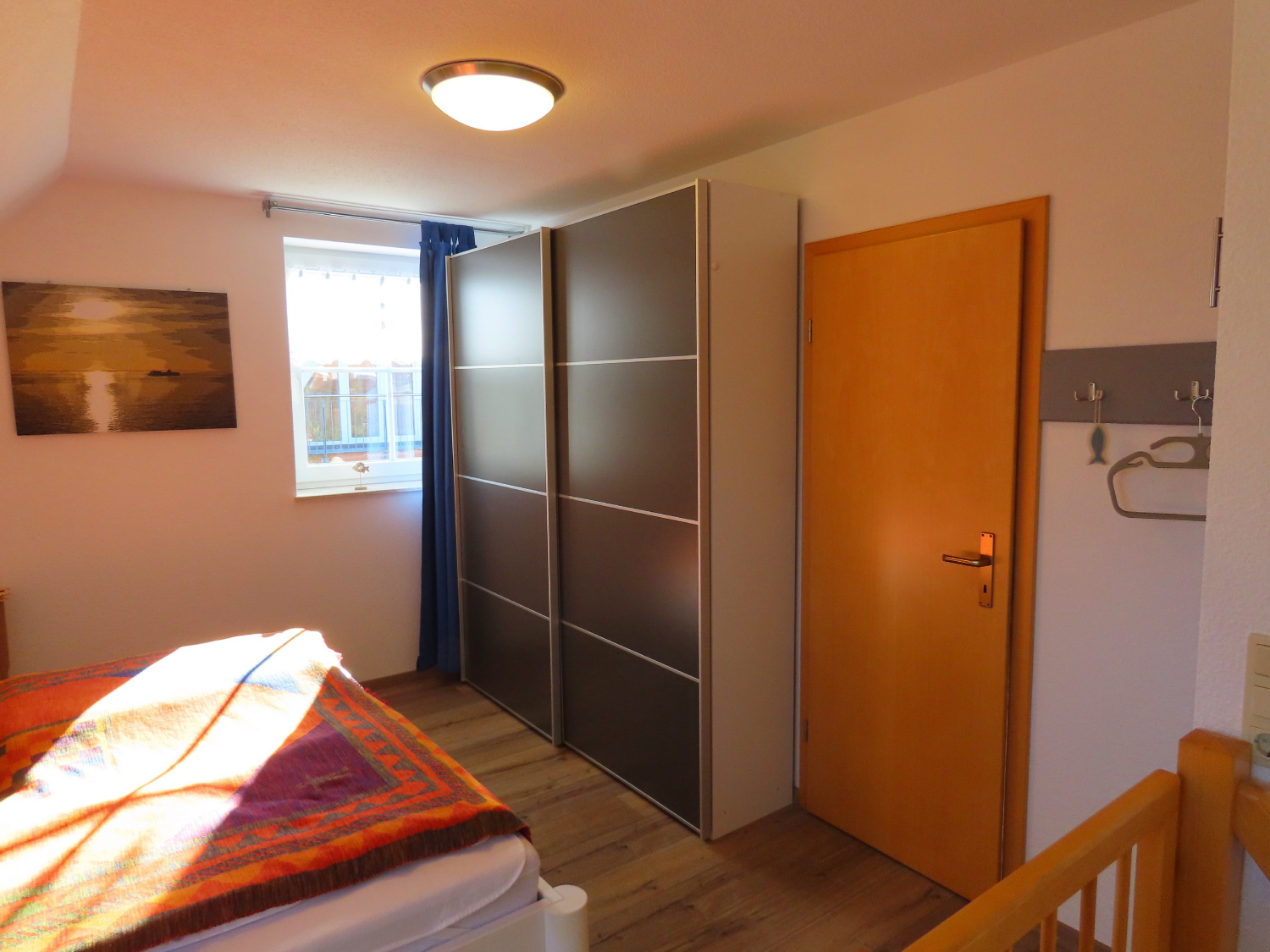 02 Bett mit Schrank.jpg