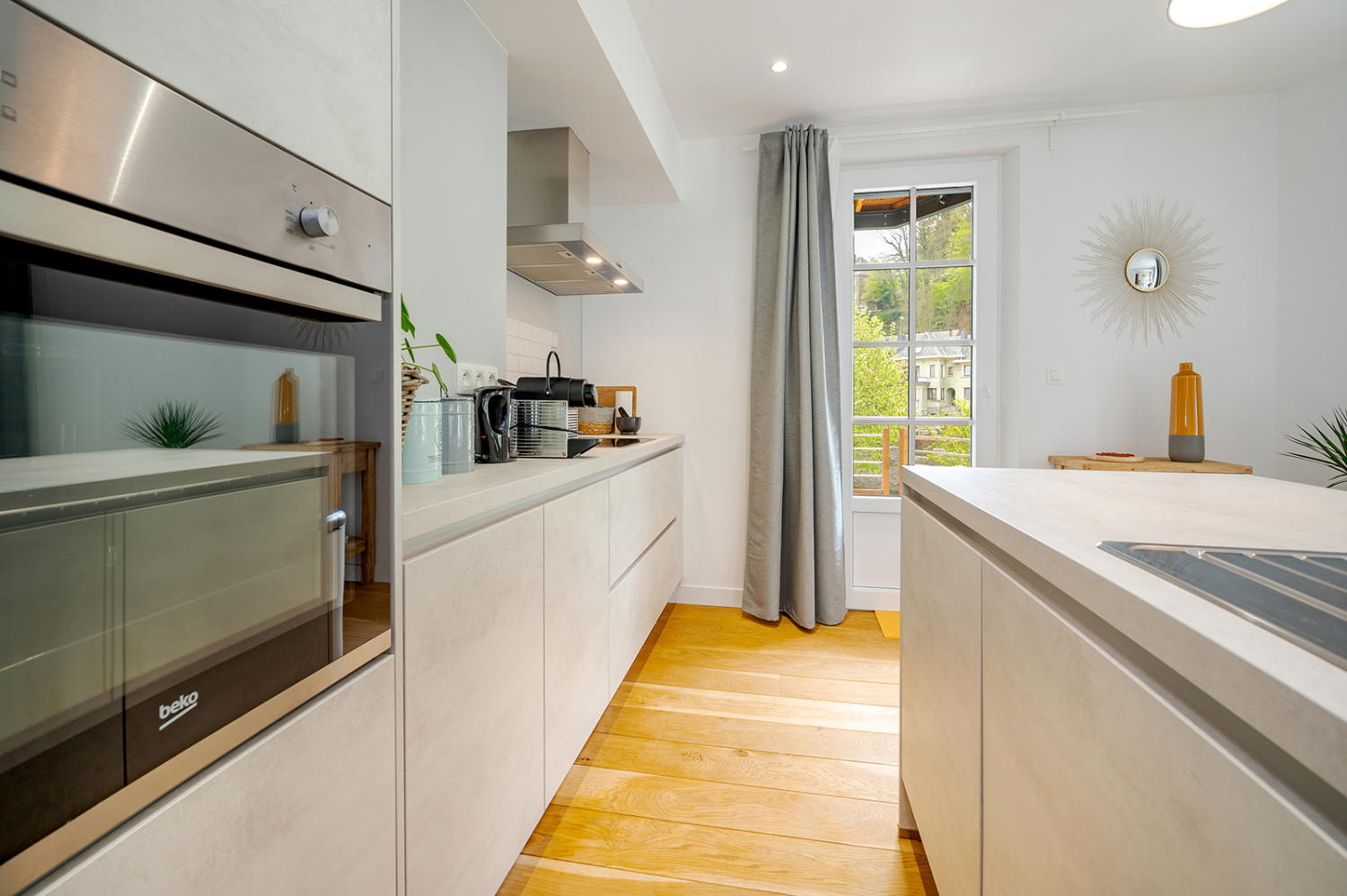 LROOur-10-01 (6).jpg