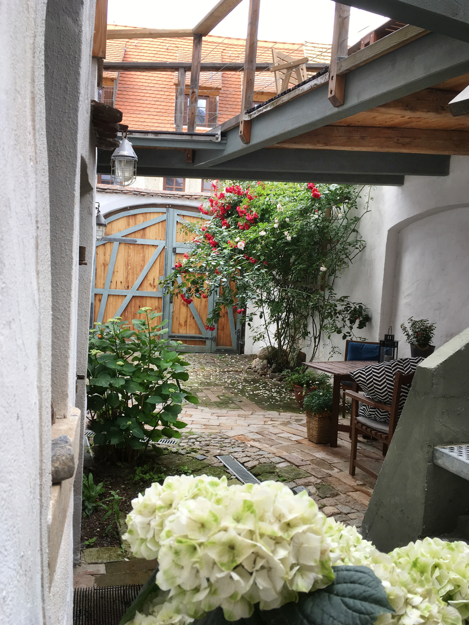 Lorenzberge - Innenhof.jpg