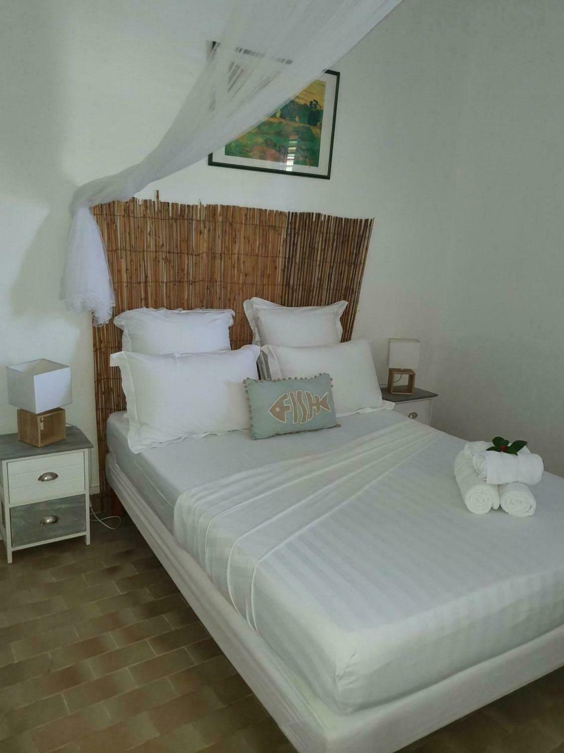 chambre 1 autre vue (2).jpg