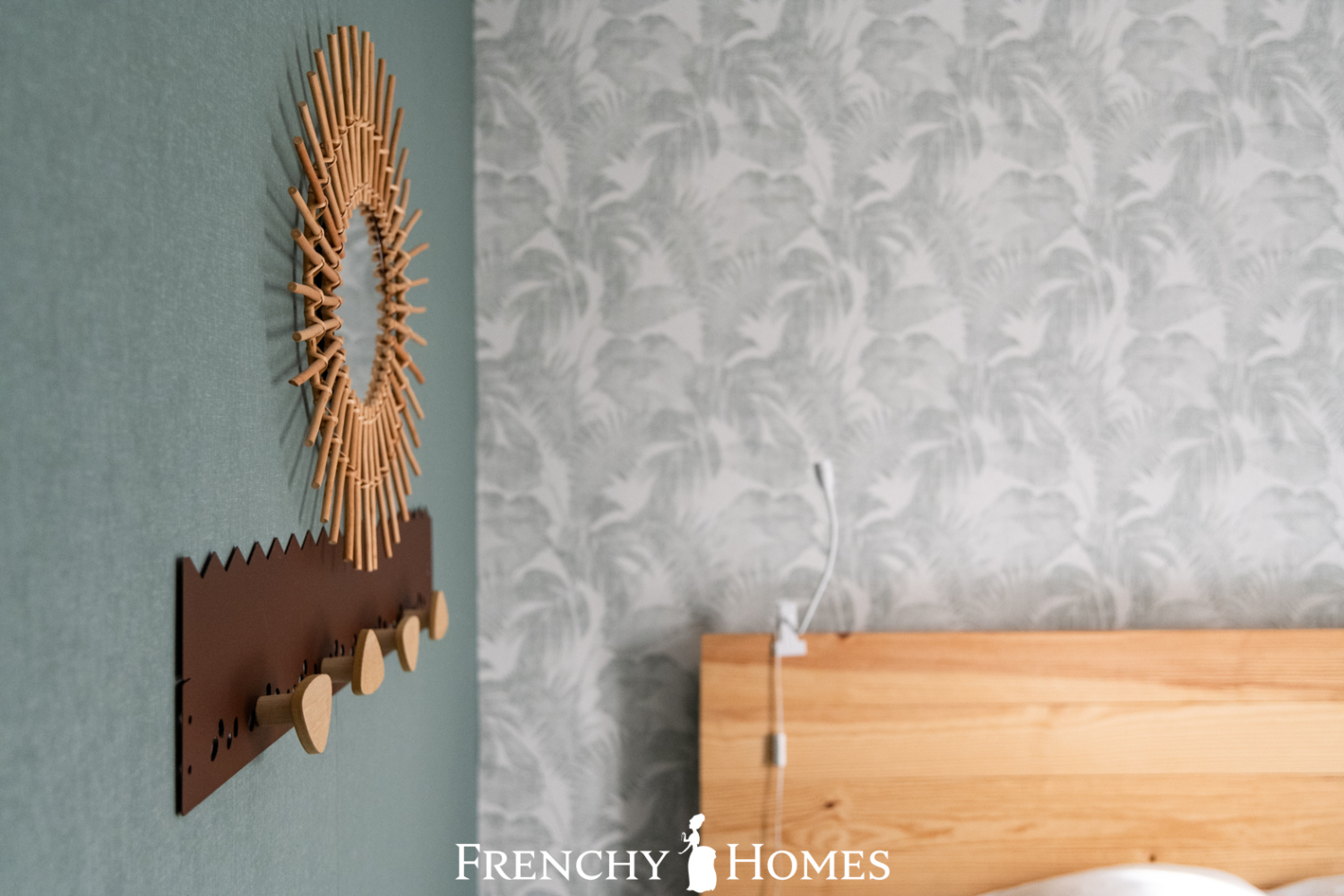 FrenchyHomes24Logo-120.jpg