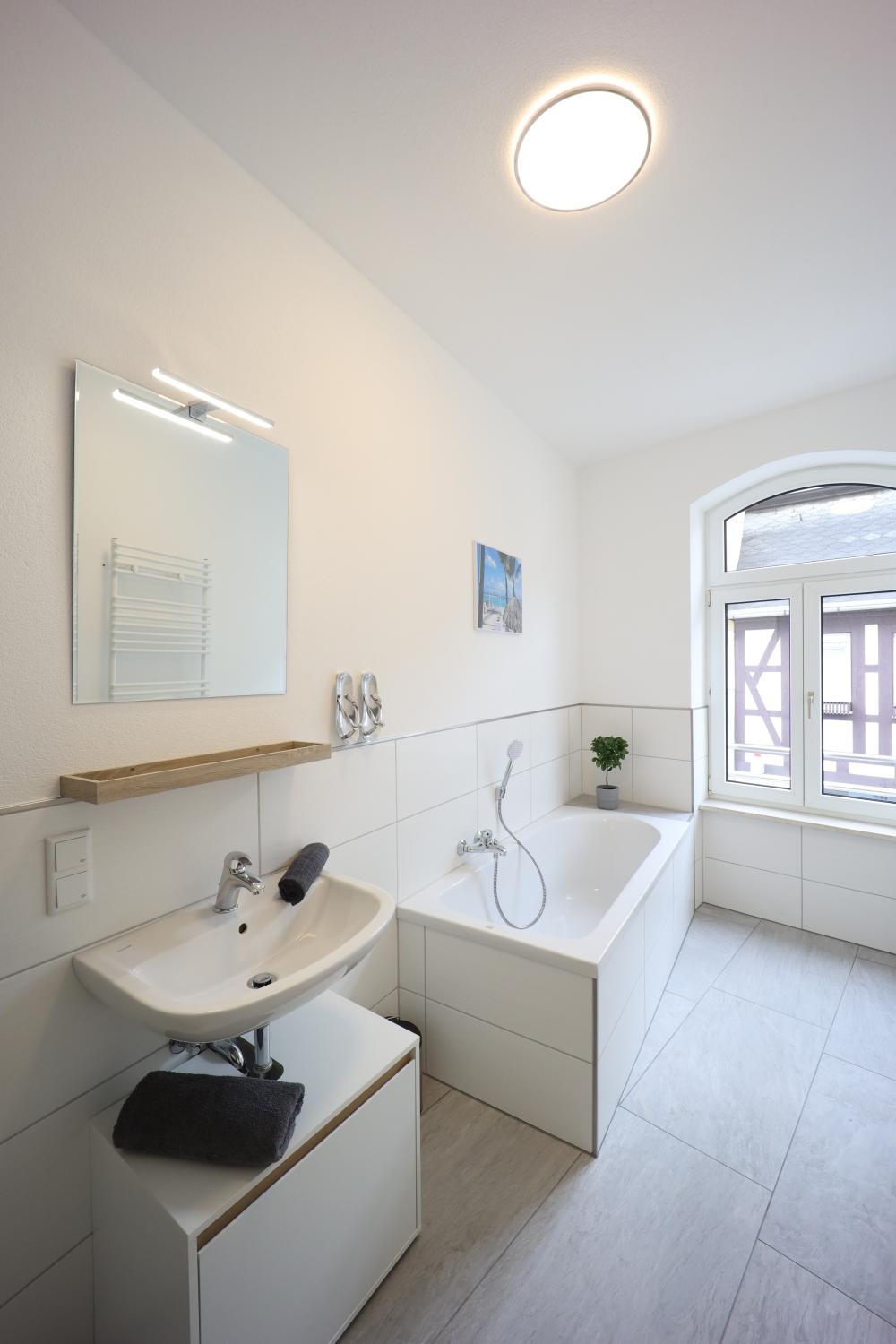 Badezimmer Badewanne.JPG