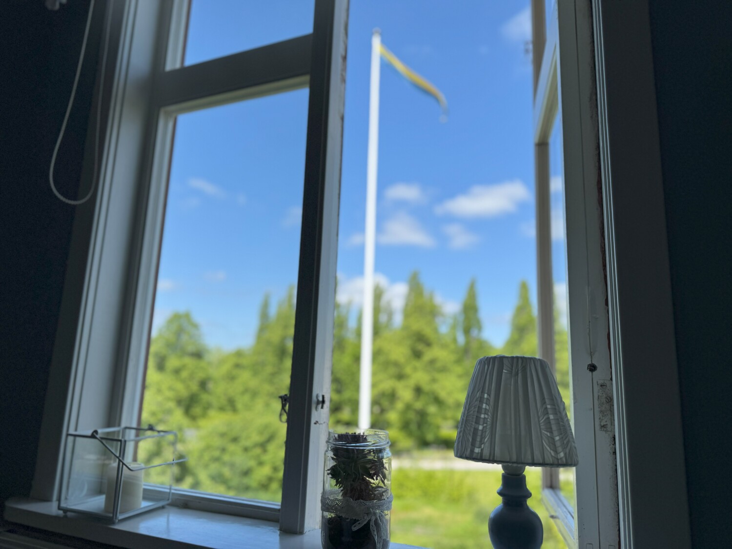 Animskogs Kyrkskola Apartment Björk - window.jpeg