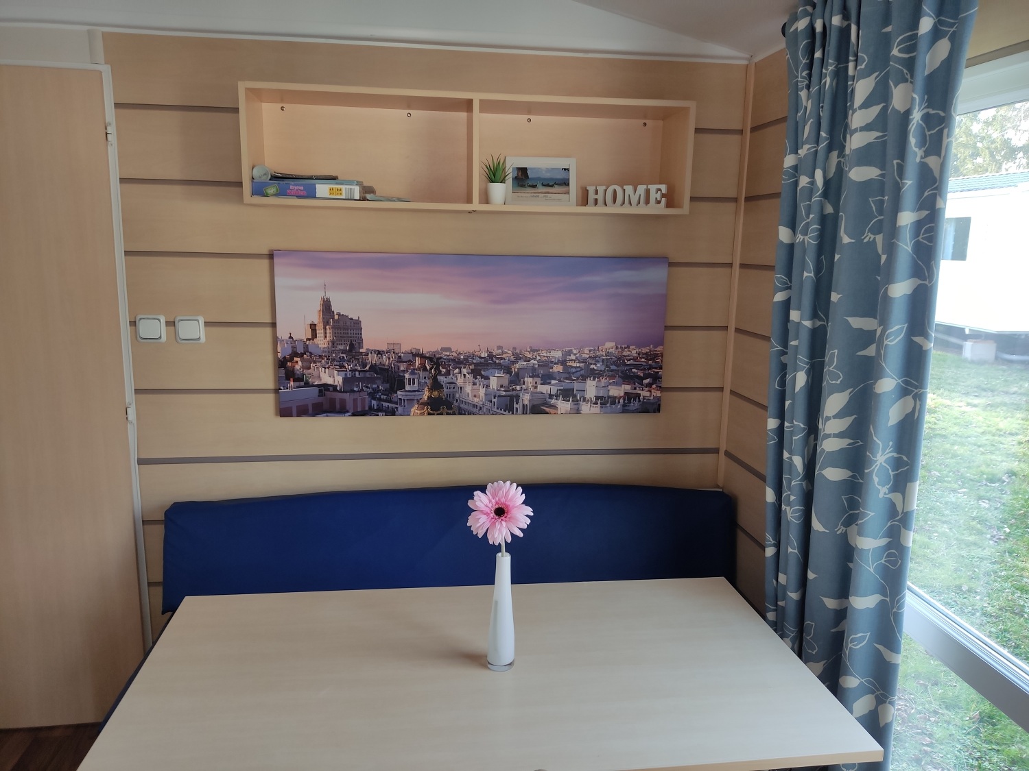 Madrid-dining area.jpg