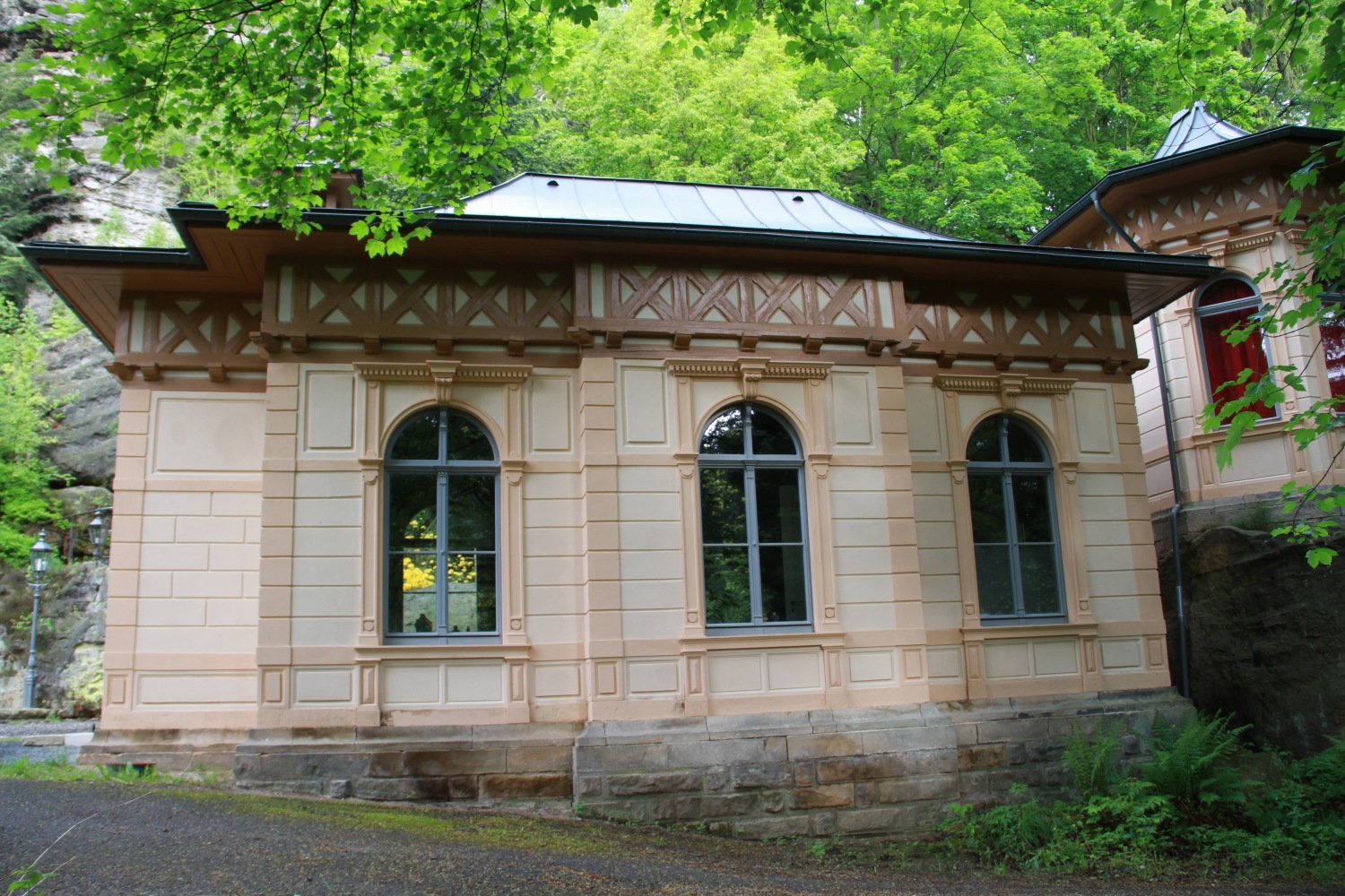 a02 Das Ferienhaus - Strassenseite.jpg