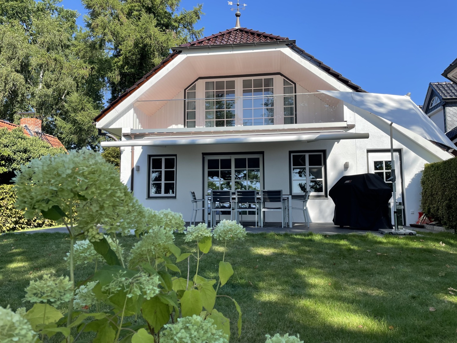 Ansicht hinten Blumen Markise.jpg