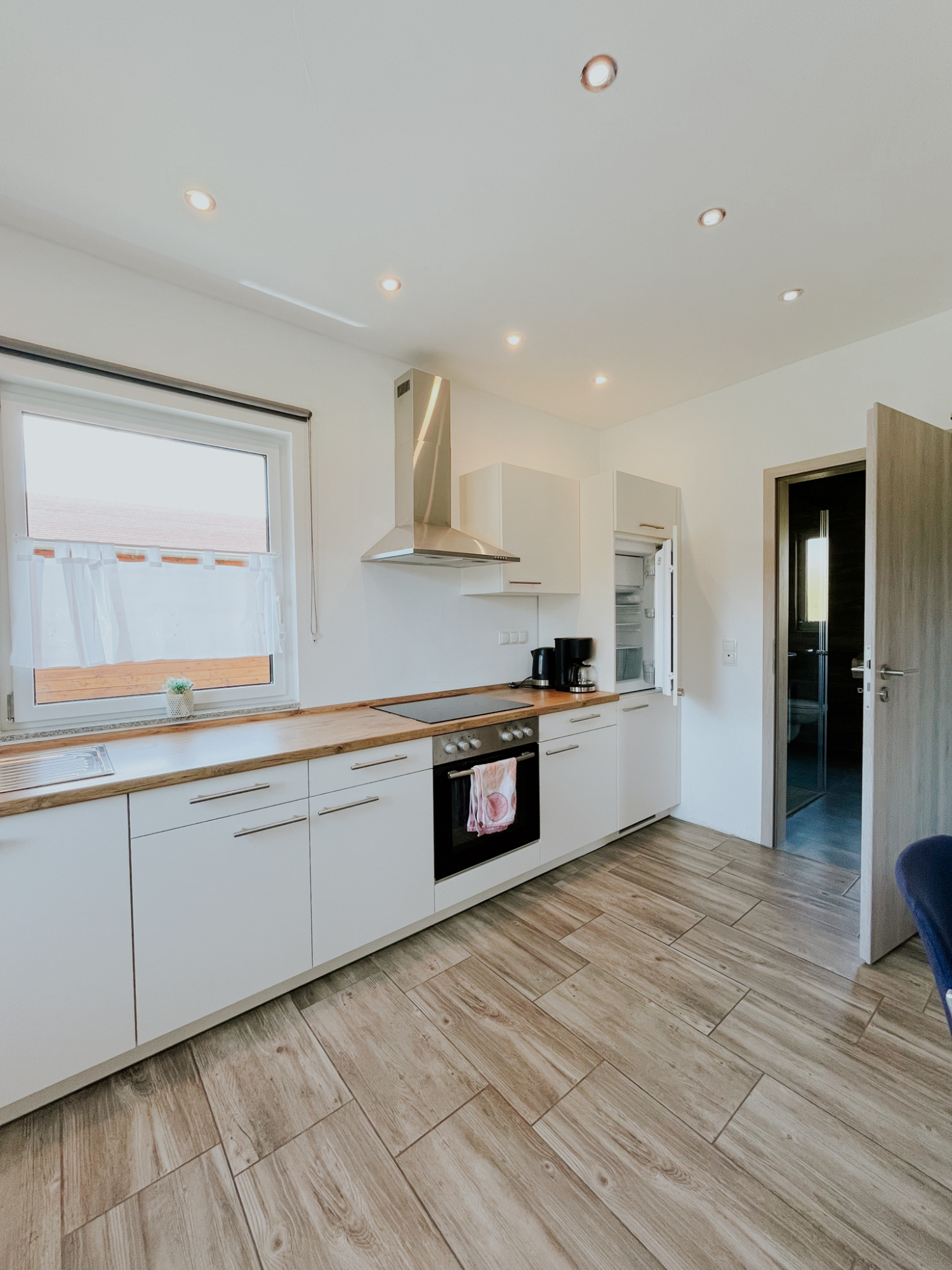 Küche weitwinkel Haus 9.jpg