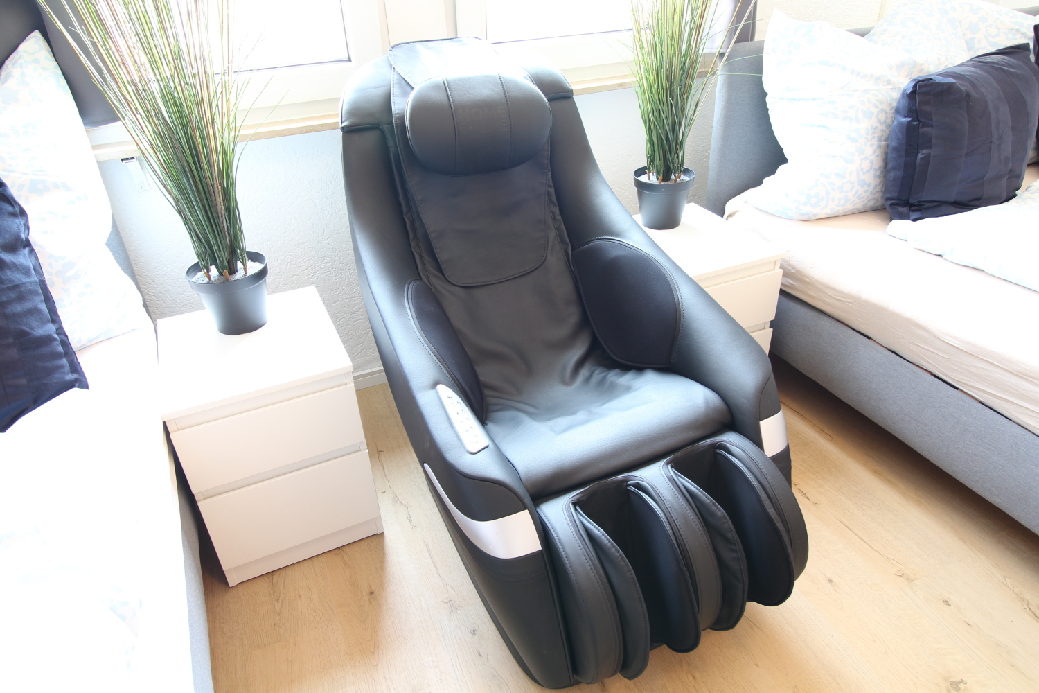 2025-06-14 - 405 massage chair.jpg