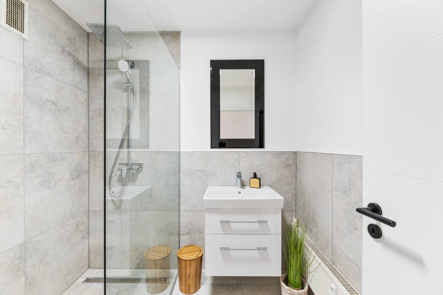 54 ak-202401221706020333_6218_1.jpg