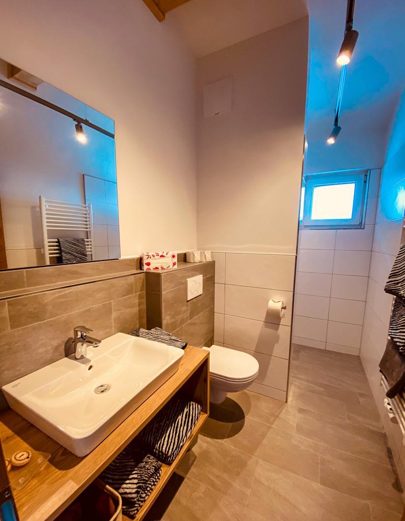 Badezimmer 2.jpeg