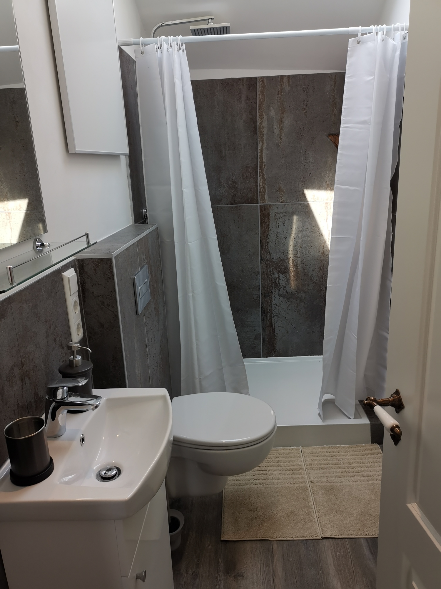 Duschbad im 1.OG.jpg