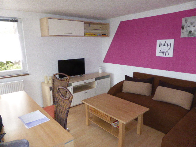 Bungalow 2 (WZ couch) (1).JPG