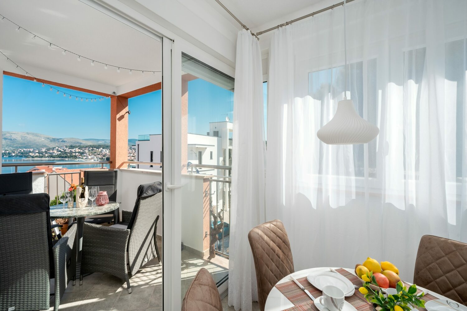 Apartman Okrug Esszimmer Balkon Blick 19.05.2025.jpg