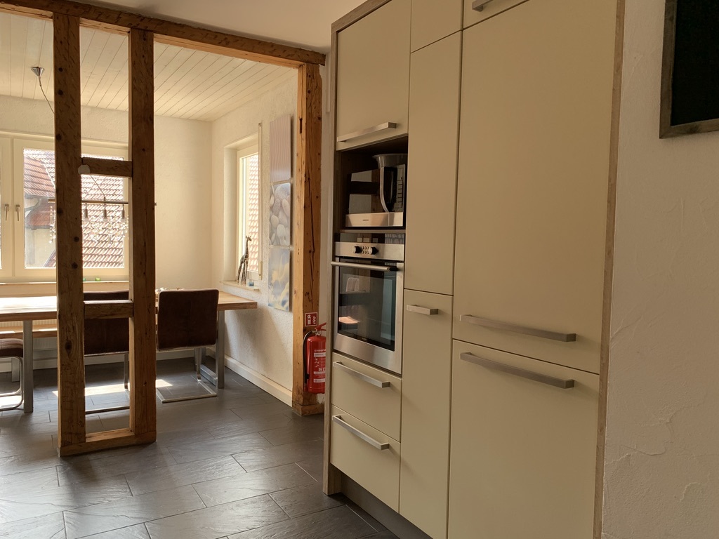 apartment_ferienwohnung_metzingen_gross_villa_landenberger_annemarie_kueche3.jpg