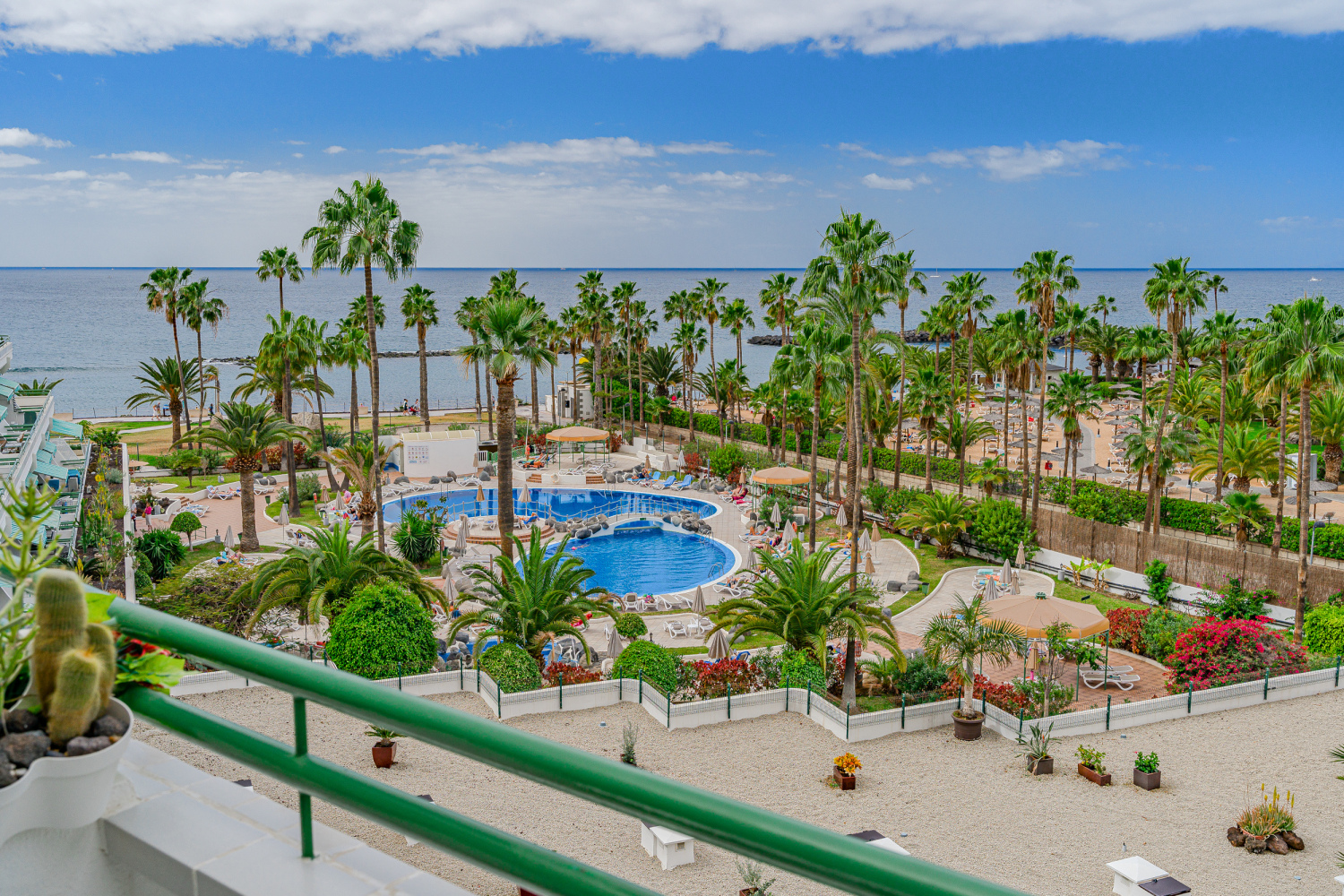 Altamira 415 1 Ocean view vanop terras.jpg