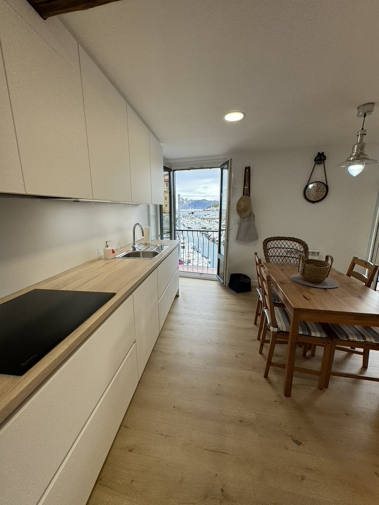 AIJO cocina lateral.jpeg