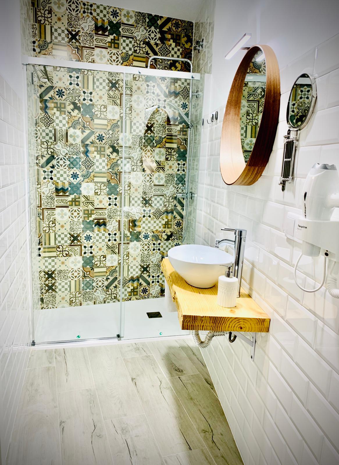 BAÑO APT ARRIBA..jpg