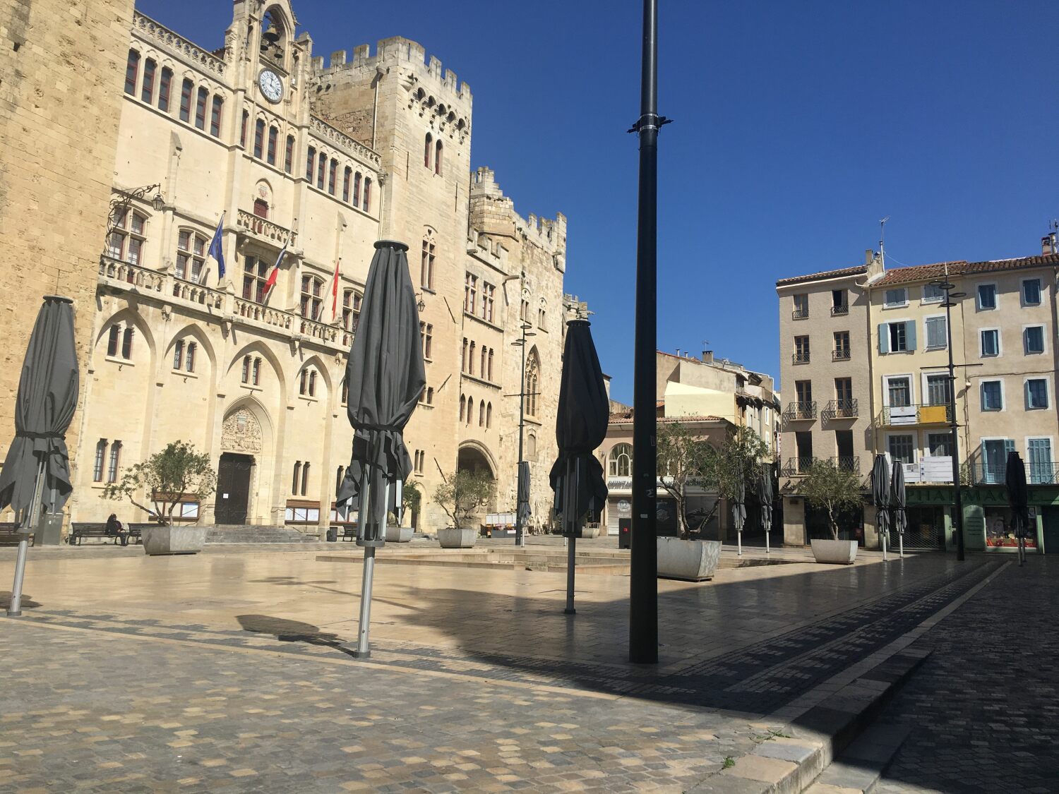 Place de l'hotel de ville.JPG