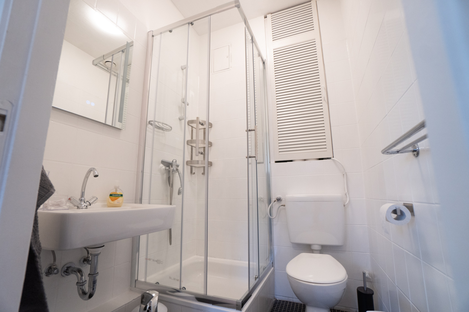 AirBnb - 2. OG-07.jpg