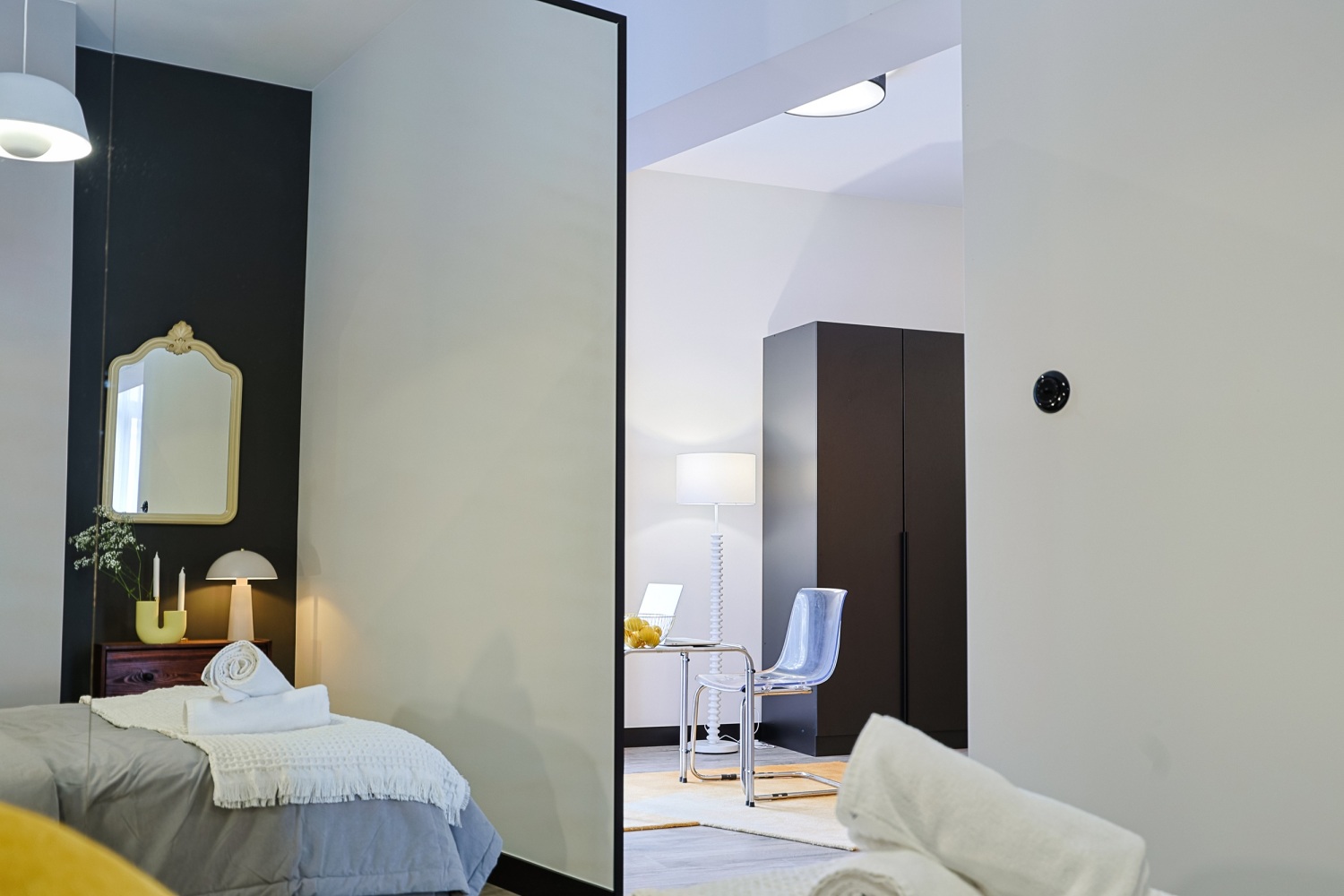 widok z sypialni na salon.jpg