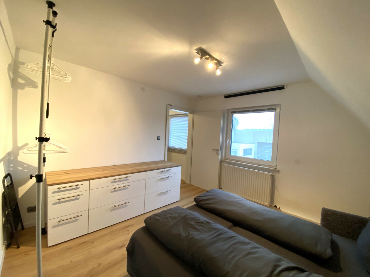 Schlafimmer mit couch.jpg