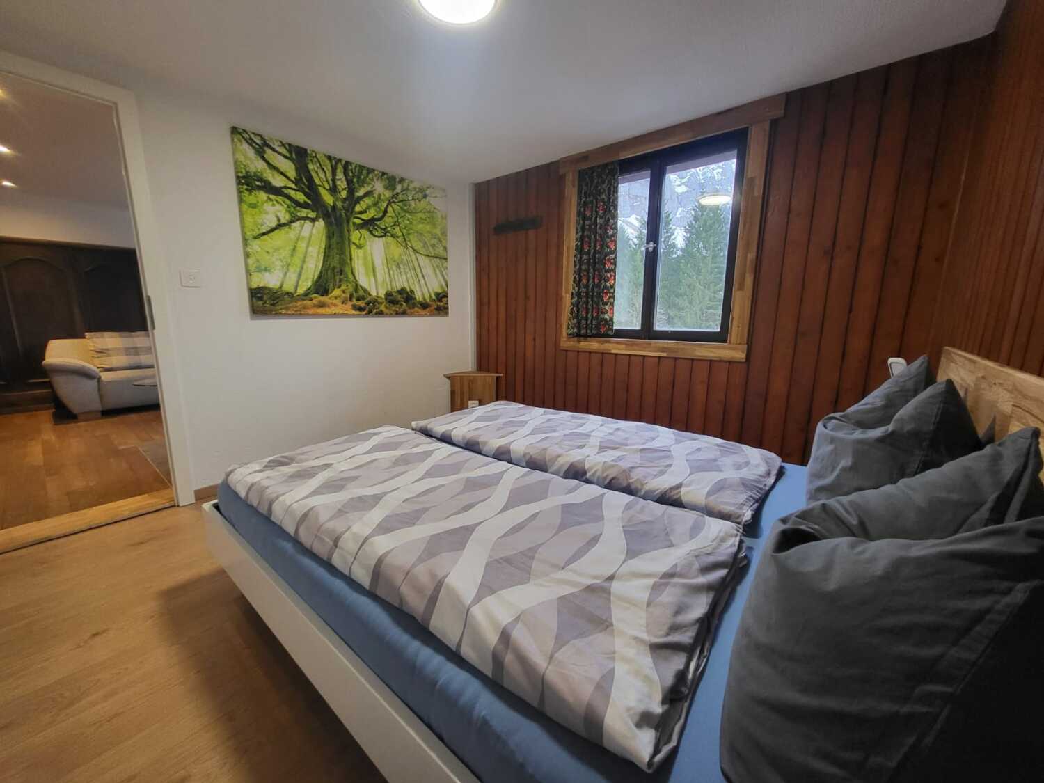 1. OG West_Schlafzimmer Süd 4.jpeg