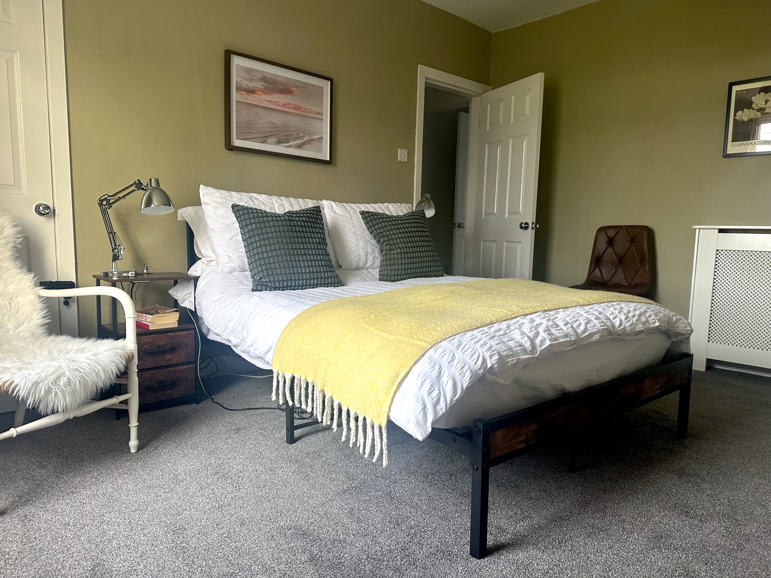 Bedroom One pic 5.jpeg