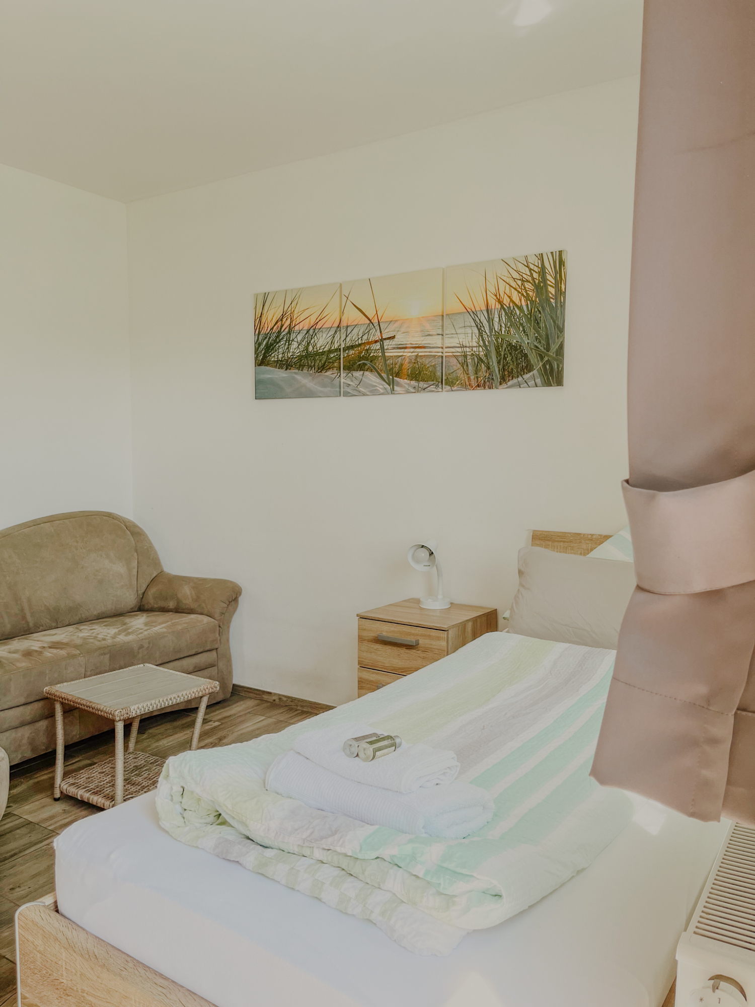 Wohnzimmer Extra Bett Haus 9.jpg