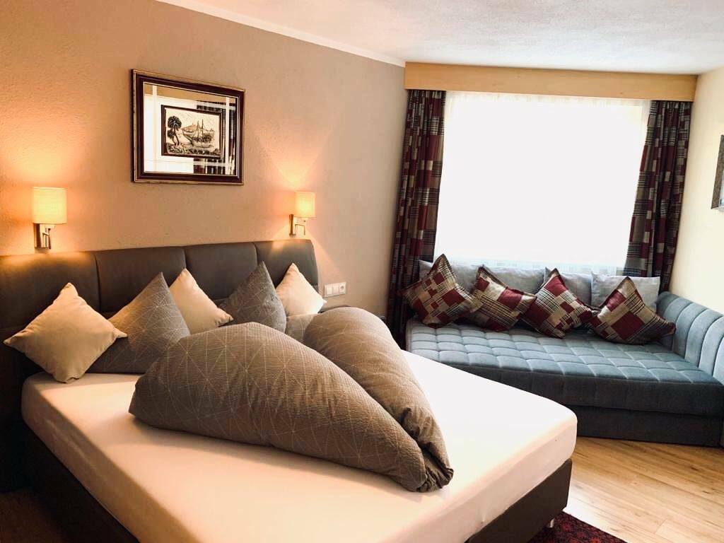 Schlafzimmer unten.jpg