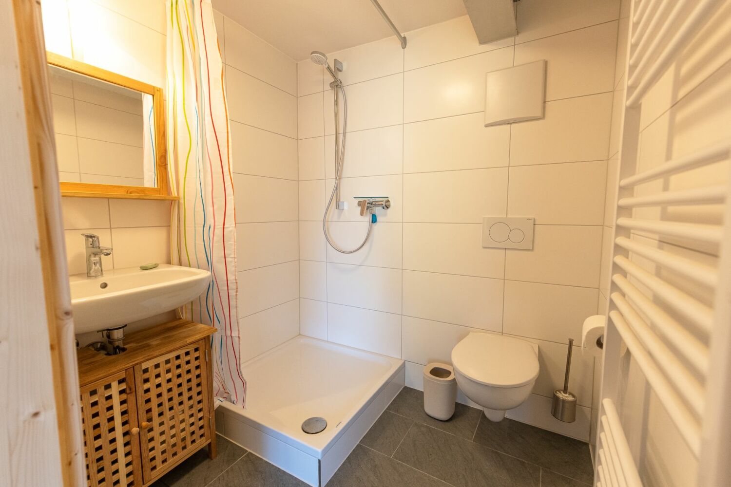 Gästehaus Großhöchberg_Liesel`s Liegewiese_Badezimmer.jpg