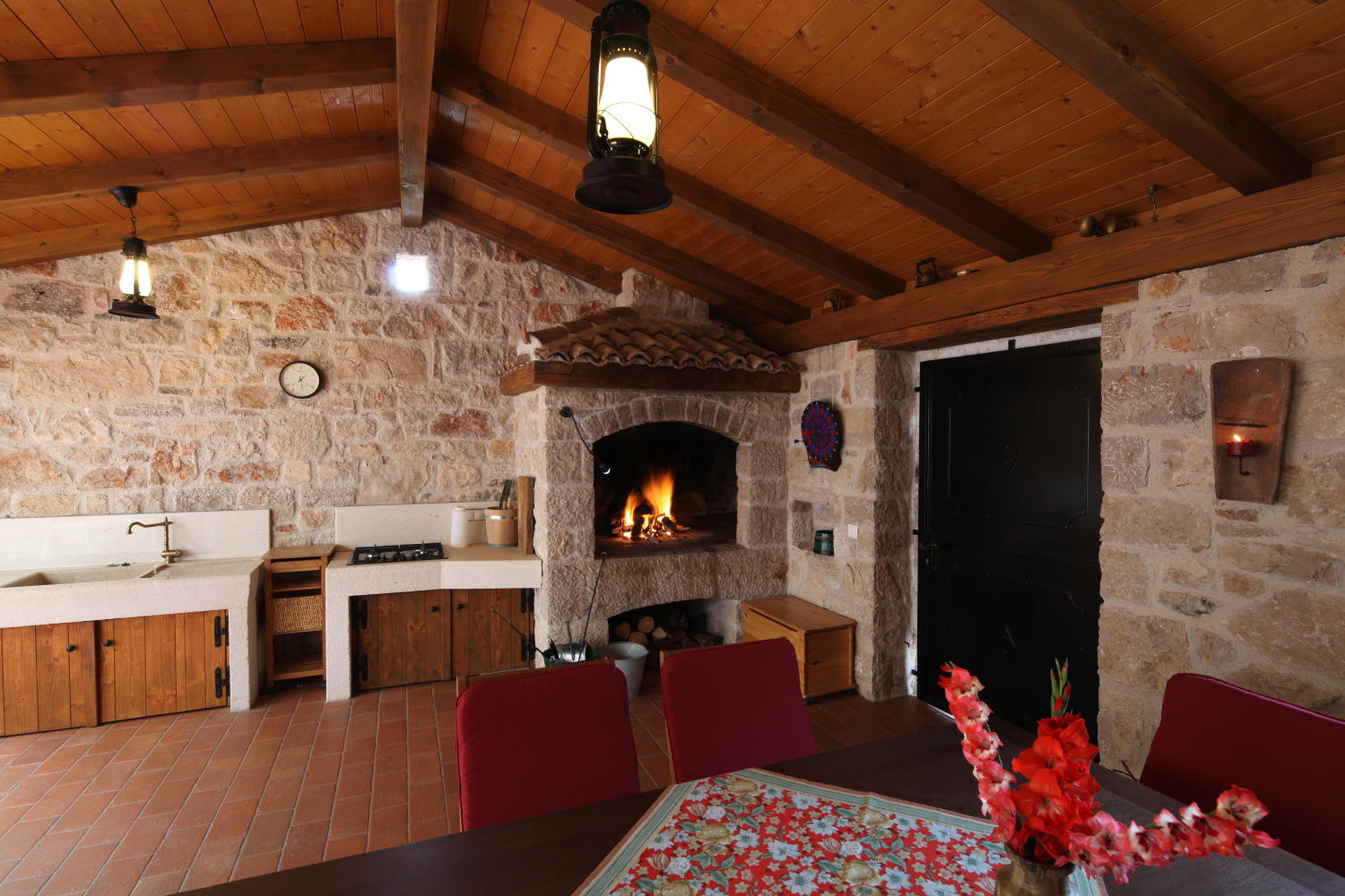 V.Vallis cortiyard9866.jpg