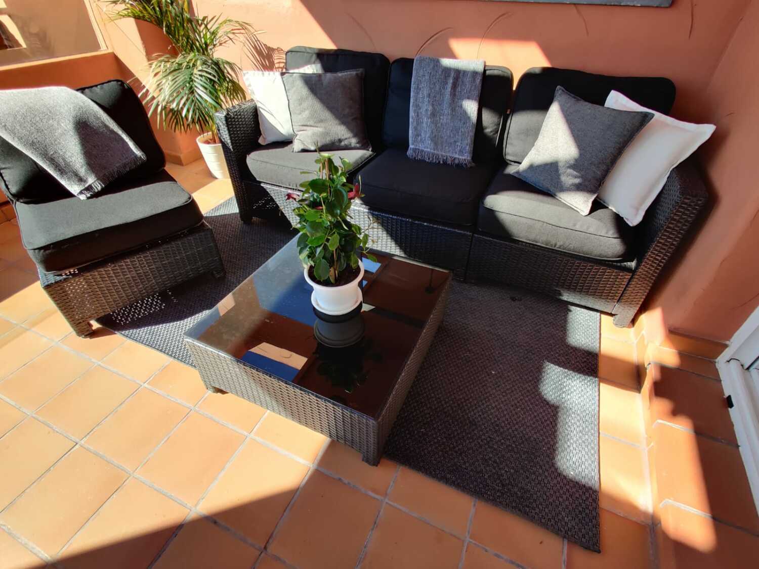 Vacation-rental-Apartment-Marbella-balcony-1.jpeg