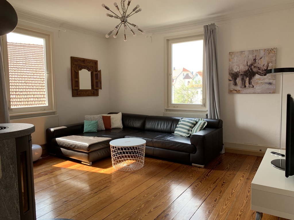 apartment_ferienwohnung_metzingen_gross_villa_landenberger_annemarie_wohnzimmer.jpg