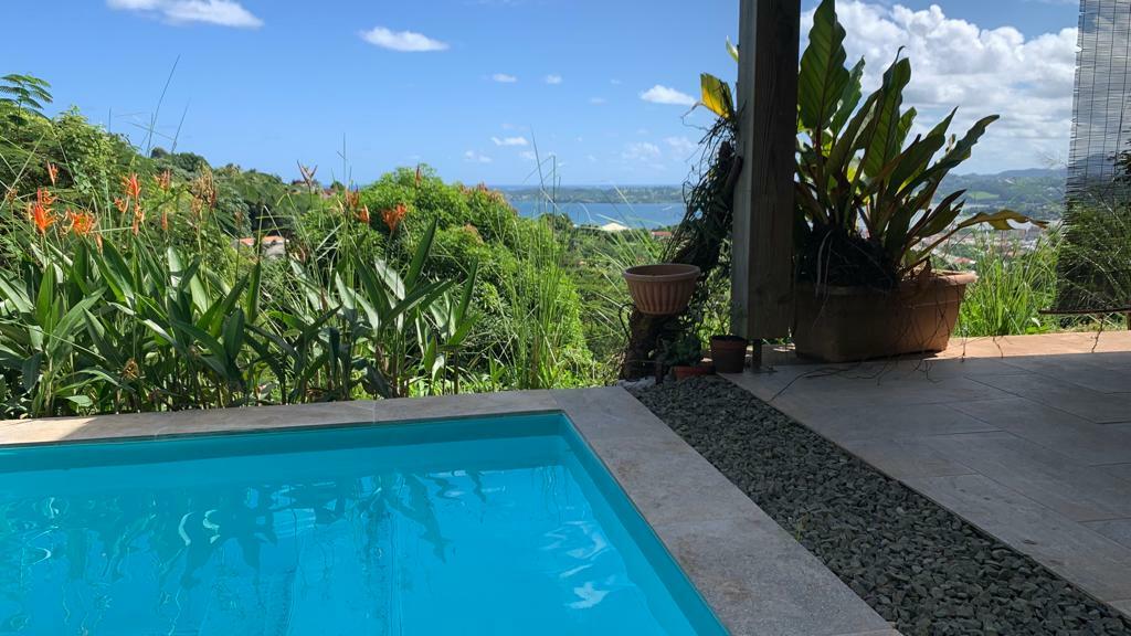 GISOU Vue mer & Piscine.JPG