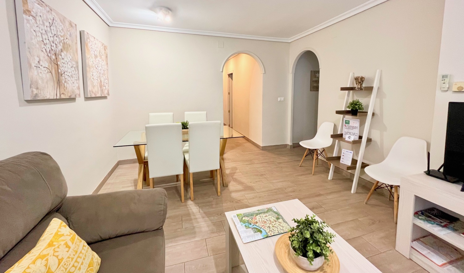 D e H salon general4.jpeg