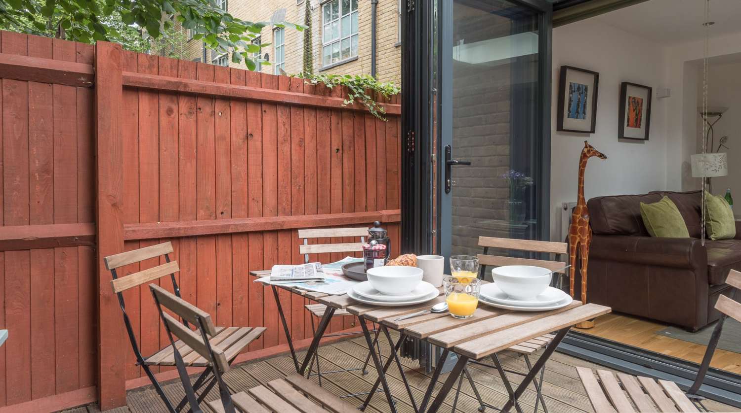 Ground floor patio table on the deck.jpg