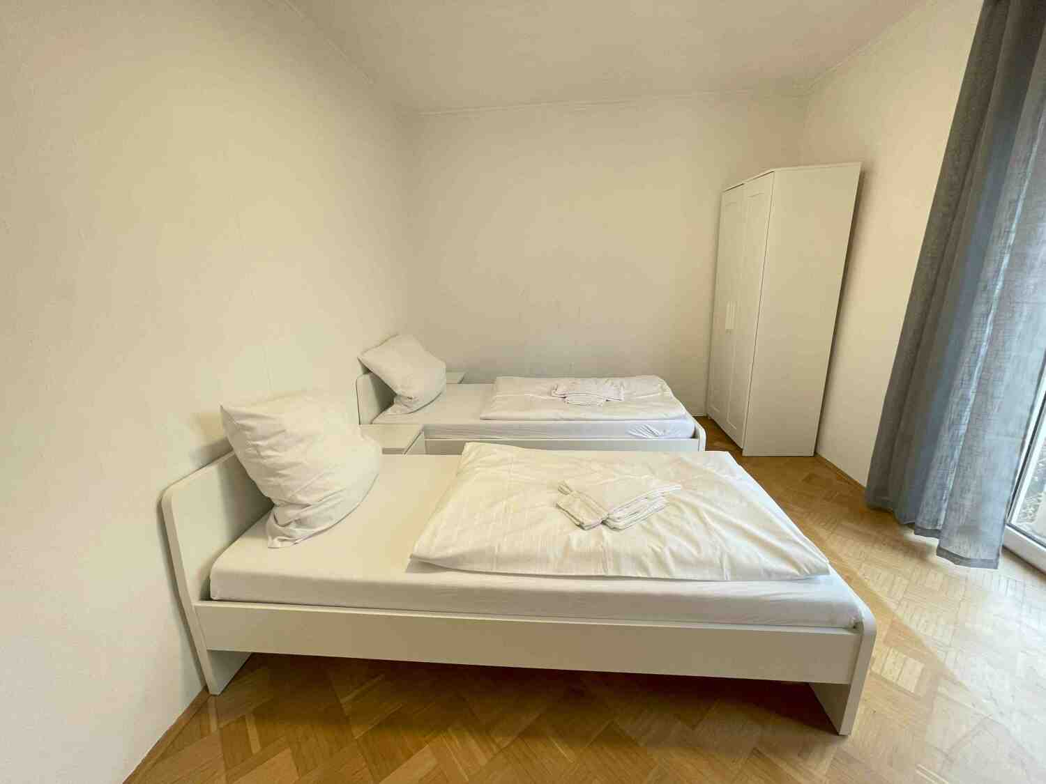 SAD901_ (EG) Friedrich-Wilhelm-Weber-Straße 30, 92421 Schwandorf (7).jpg