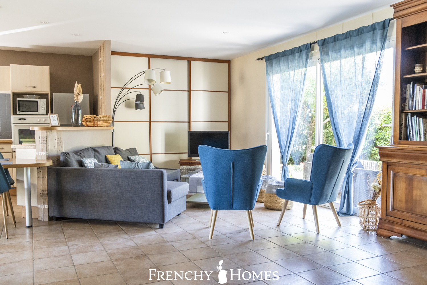 FrenchyHomes25Logo-383.jpg